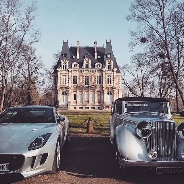 Sunday outing #jaguar #outdoors #castle #collection #Paris