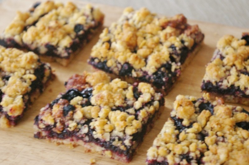 blueberry oatmeal crumble bars