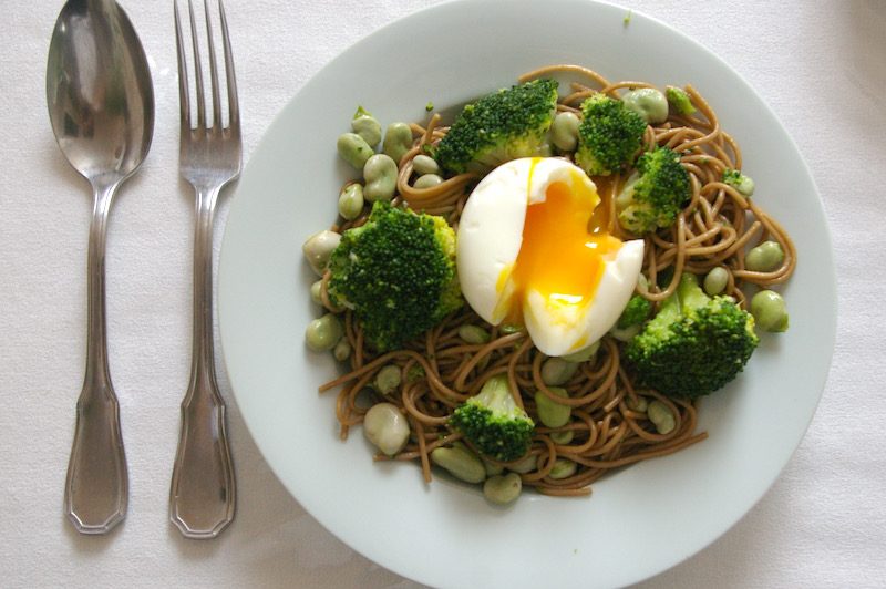 salade nouilles soba brocoli oeuf